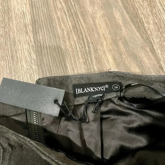 BlankNYC - Nordstrom Suede Gray Skirt in size 28 - Picture 3 of 4